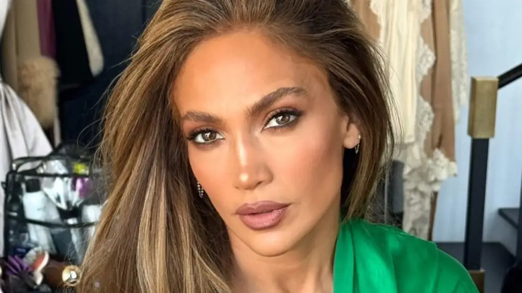 Jennifer Lopez’in allık tekniği nasıl etki yaratıyor
