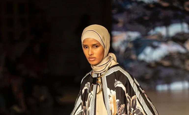 Mütevazı moda Paris’te hangi dönüşüm sinyallerini verdi